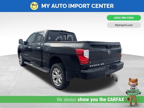 Used 2018 Nissan Titan SV w/ SV Convenience Package AWD/4WD image 4