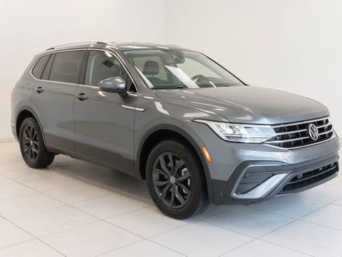 Used 2024 Volkswagen Tiguan SE FWD image 7