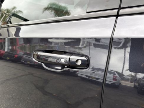 Used 2025 Chevrolet Tahoe RST RWD image 38
