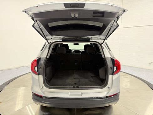 Used 2022 GMC Terrain SLE w/ Elevation Edition image 48