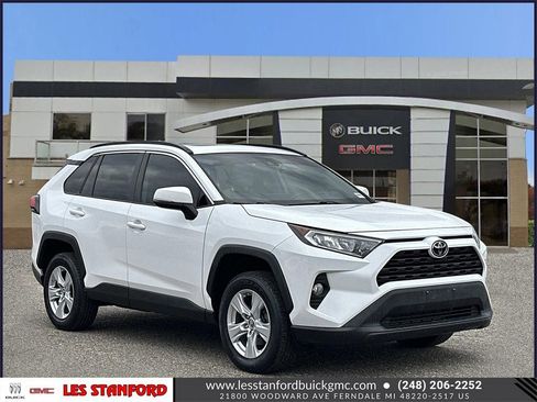 Used 2019 Toyota RAV4 XLE image 8