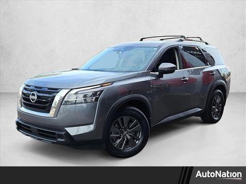 Used 2022 Nissan Pathfinder SV image 1