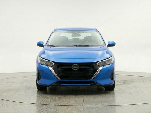 Used 2025 Nissan Sentra SV image 2