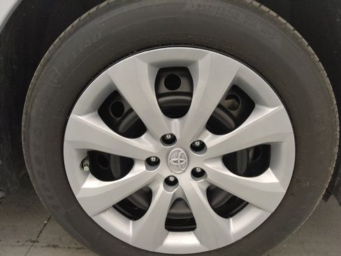 Used 2023 Toyota Corolla LE image 31