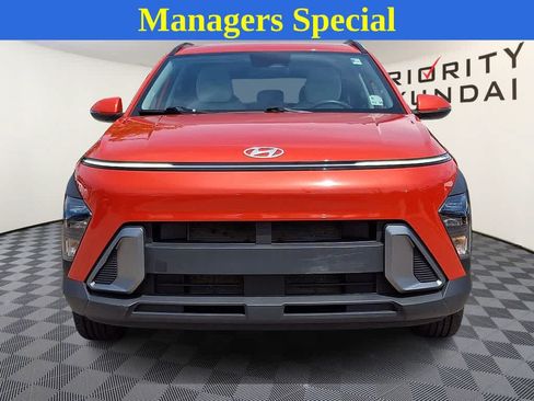 Used 2024 Hyundai Kona SEL FWD image 2
