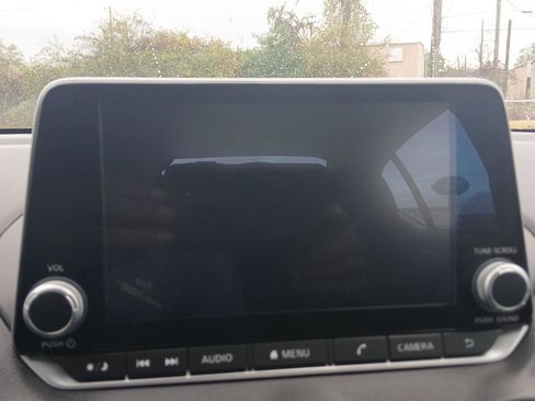 Used 2024 Nissan Sentra SV image 15