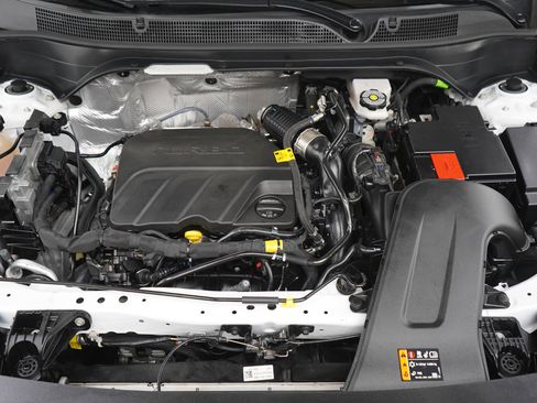 Used 2024 Chevrolet Trax RS w/ Driver Confidence Package FWD image 30
