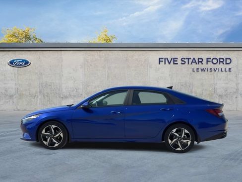 Used 2023 Hyundai Elantra SEL w/ Convenience Package FWD image 5