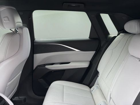 Certified 2025 Cadillac Lyriq Luxury image 24