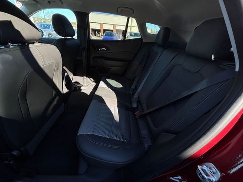 Used 2025 Chevrolet Trax LT image 25