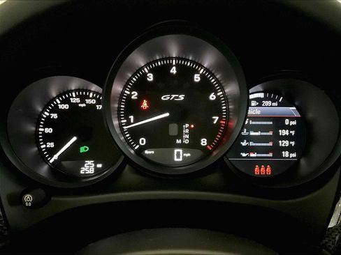 New 2026 Porsche Macan GTS image 17