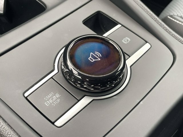 Certified 2026 Volkswagen Tiguan SE FWD image 29