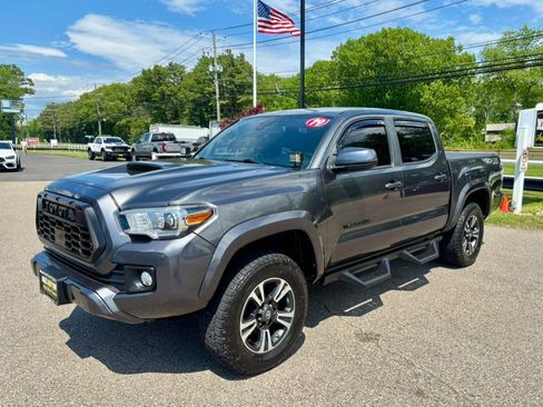 Used 2019 Toyota Tacoma TRD Sport w/ Technology Package AWD/4WD image 1