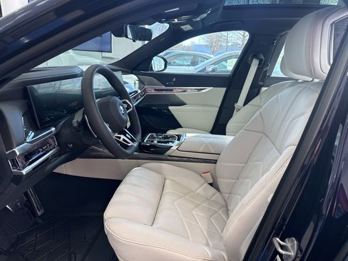 New 2026 BMW 750e xDrive w/ Luxury Rear Seating Package image 7