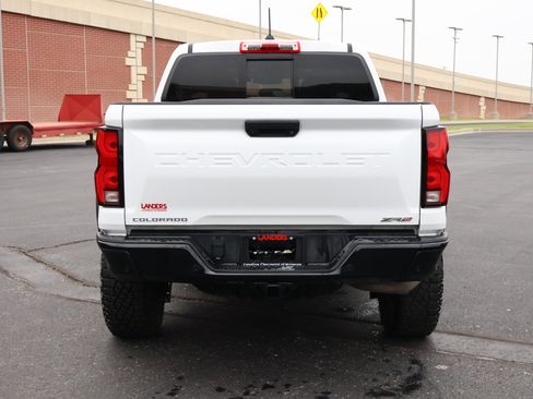 Used 2024 Chevrolet Colorado ZR2 w/ ZR2 Convenience Package III AWD/4WD image 32