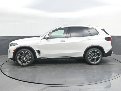 New 2026 BMW X5 xDrive50e AWD/4WD image 2