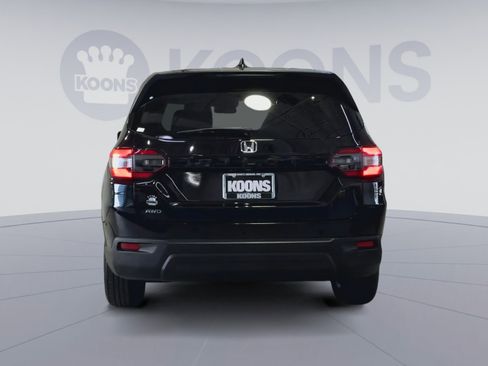 Used 2023 Honda Pilot LX image 10
