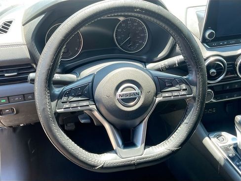 Used 2022 Nissan Sentra SV FWD image 11
