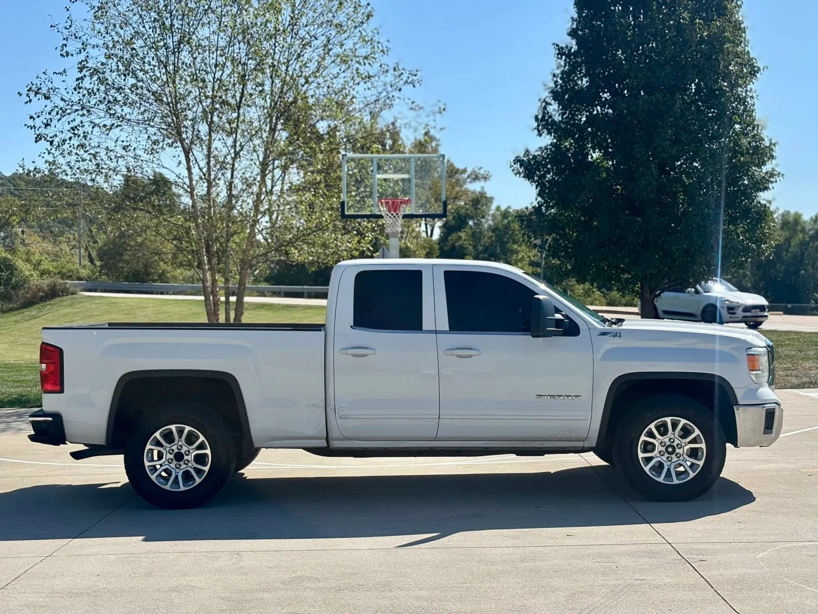 Used 2014 GMC Sierra 1500 SLE w/ SLE Fleet Preferred Package AWD/4WD image 4
