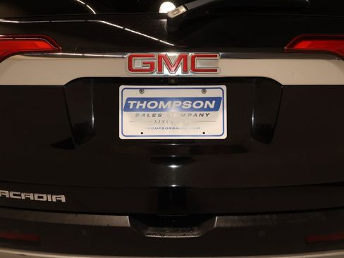 Used 2018 GMC Acadia SLT image 23