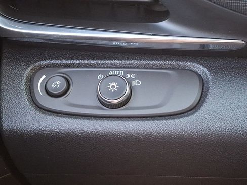 Used 2025 Buick Envista Preferred w/ Convenience I Package FWD image 22