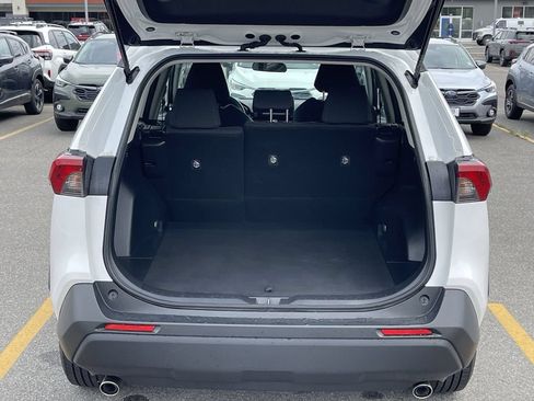 Used 2019 Toyota RAV4 LE w/ Carpet Mat Package AWD/4WD image 9