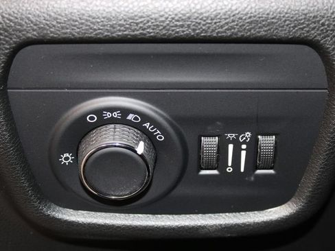 Used 2024 Jeep Grand Cherokee L Altitude AWD/4WD image 22