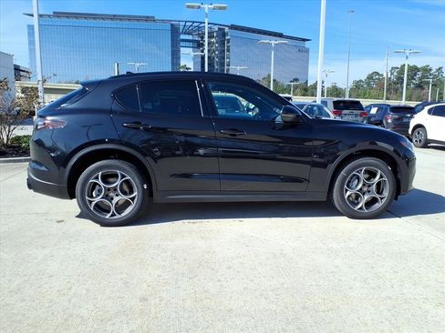 New 2026 Alfa Romeo Stelvio Sprint w/ Convenience Package image 5
