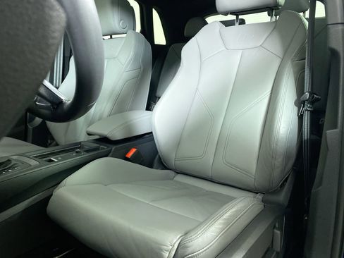 Certified 2025 Audi Q3 2.0T Premium w/ Convenience Package image 19