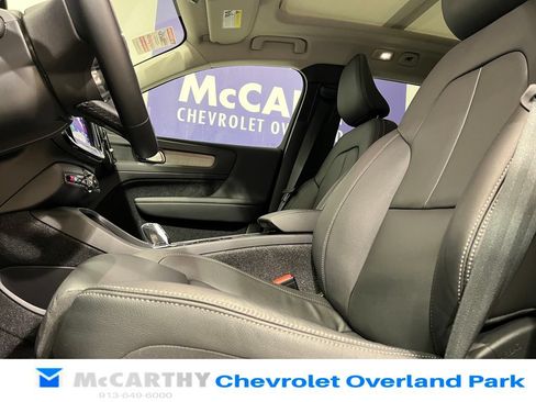 Used 2025 Volvo XC40 B5 Plus AWD/4WD image 26