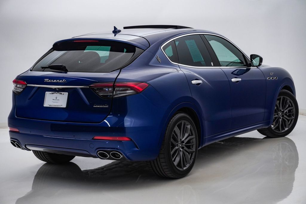Used 2024 Maserati Levante GT Ultima AWD/4WD image 10