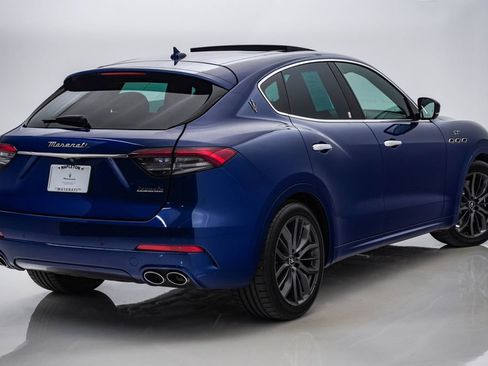 Used 2024 Maserati Levante GT Ultima AWD/4WD image 10