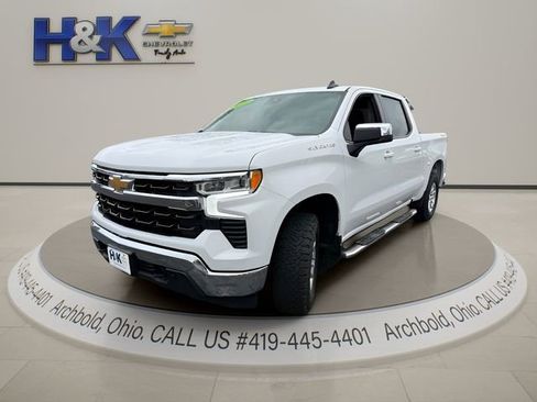 Used 2024 Chevrolet Silverado 1500 LT AWD/4WD image 4