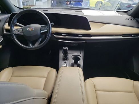 Used 2024 Cadillac XT4 Luxury FWD image 11