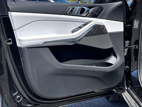 Used 2025 BMW X5 xDrive40i w/ Climate Comfort Package image 17