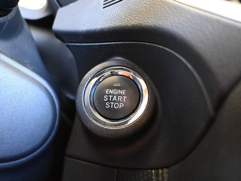 Used 2020 Subaru Forester Premium image 32