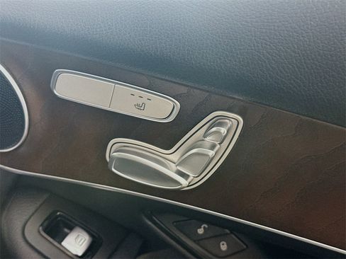 Used 2021 Mercedes-Benz GLC 300 GLC 300 w/ Premium Package image 23