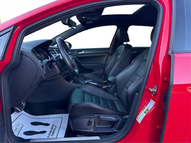 Used 2018 Volkswagen GTI SE FWD image 10