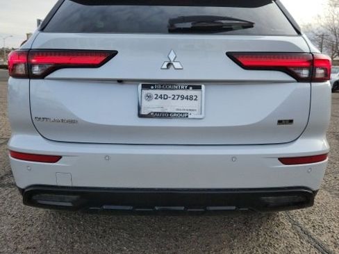 New 2024 Mitsubishi Outlander SE image 6