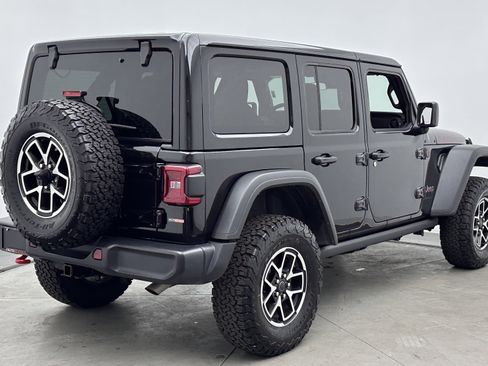 Used 2025 Jeep Wrangler Unlimited Rubicon AWD/4WD image 7