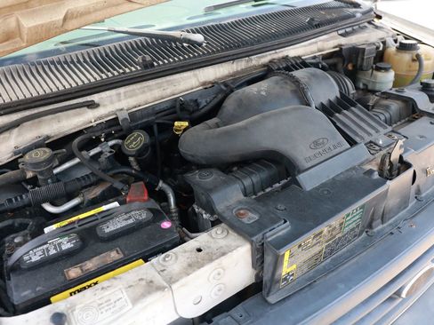 Used 2005 Ford E-350 and Econoline 350 Super Duty image 38