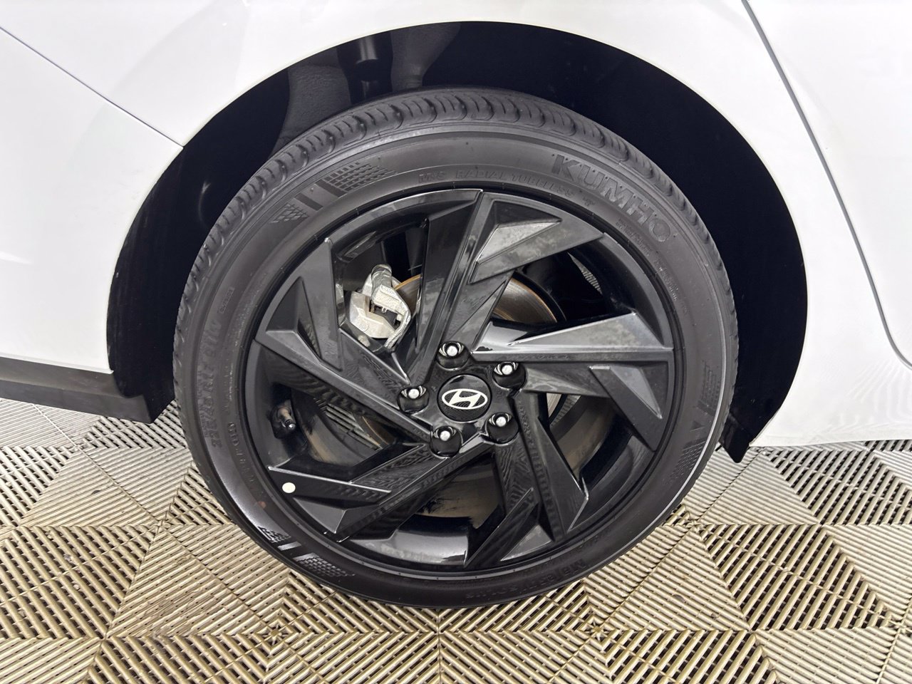 Used 2026 Hyundai Elantra Sport FWD image 32
