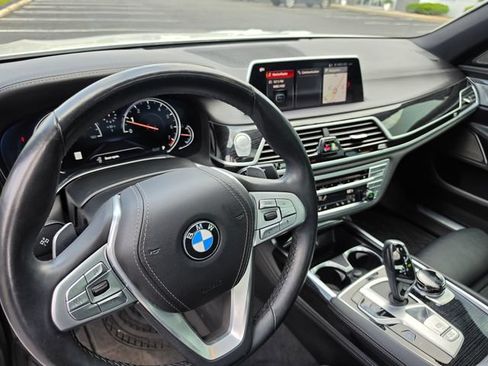 Used 2019 BMW 750i xDrive w/ Executive Package AWD/4WD image 23