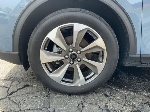 Used 2025 Ford Escape Platinum image 29