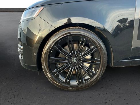 Used 2023 Land Rover Range Rover Long Wheelbase SE image 13