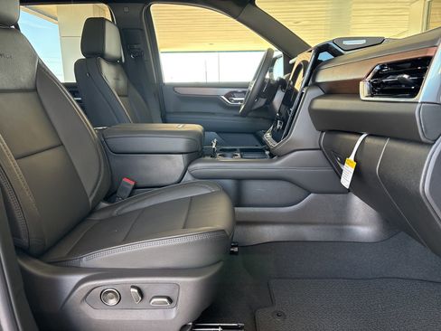 New 2026 GMC Yukon Denali w/ Sun & Power Step Package image 25