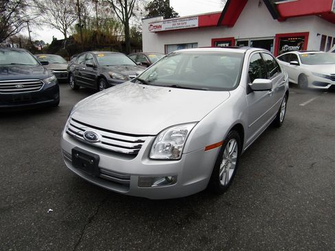 Used 2009 Ford Fusion SEL image 1