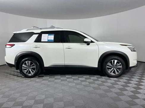 Used 2023 Nissan Pathfinder SL FWD image 13