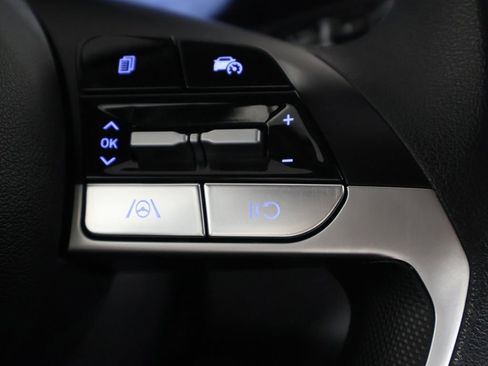 Certified 2024 Hyundai Elantra SEL image 36