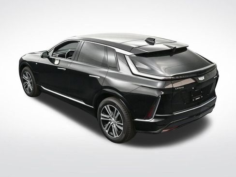 Used 2025 Cadillac Lyriq Luxury AWD/4WD image 17